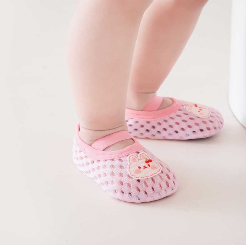 CozyToes™ - Légáteresztő, csúszásgátló zoknik kisgyermekeknek