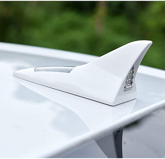 SharkGlow™ - Cápauszony antenna napelemes LED lámpával és ütközésgátló funkcióval