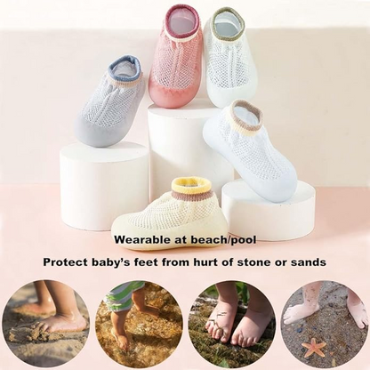 TinySteps™ - Légáteresztő, csúszásgátló zokni gyerekeknek, hálós kialakítású, talppal